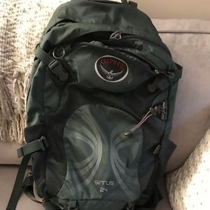 Osprey womens Sirrus 24 L Backpack